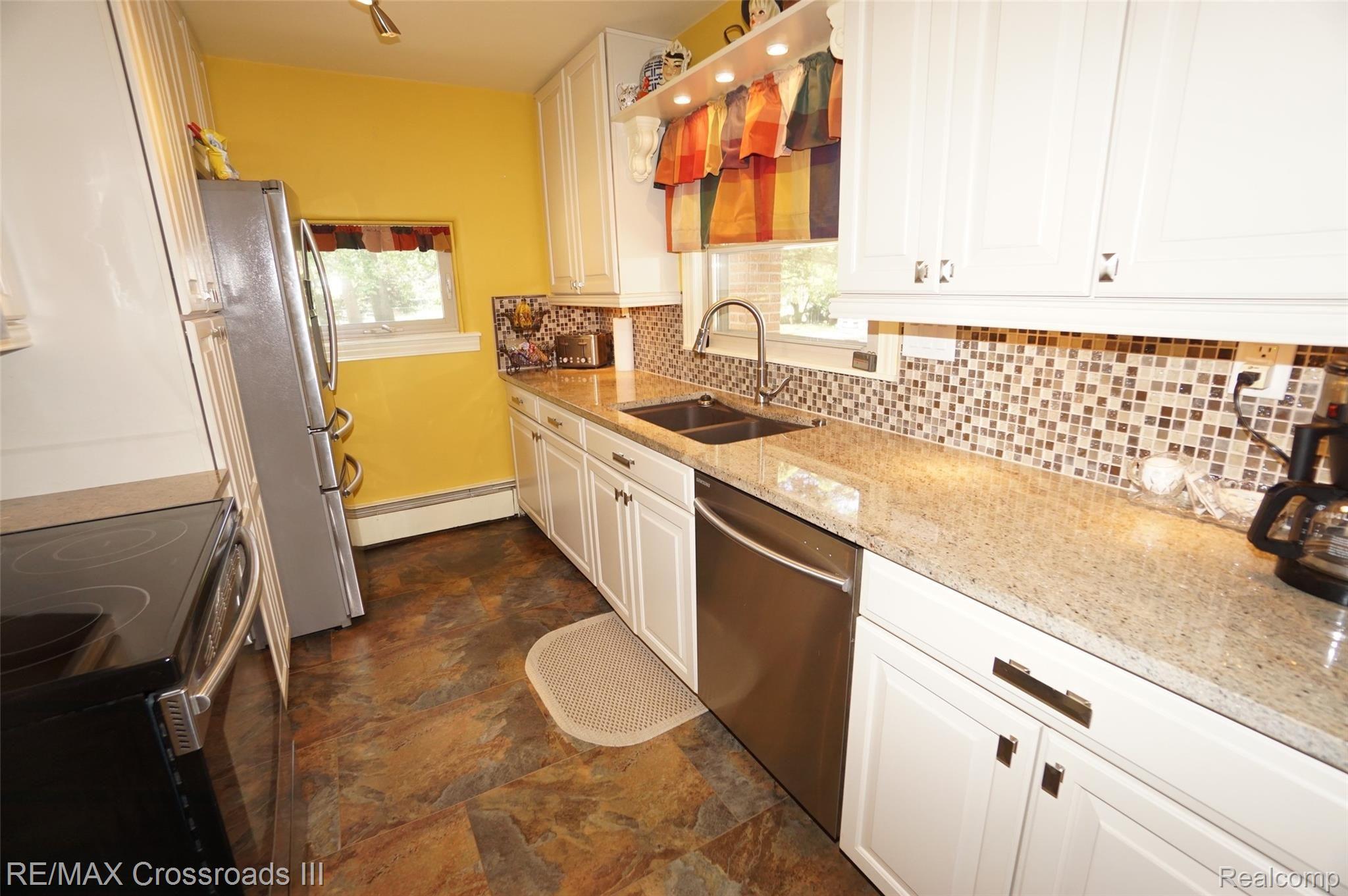 40396 Alden Road Belleville, MI 48111 - Photo 23 of 32 DSC02970.JPG