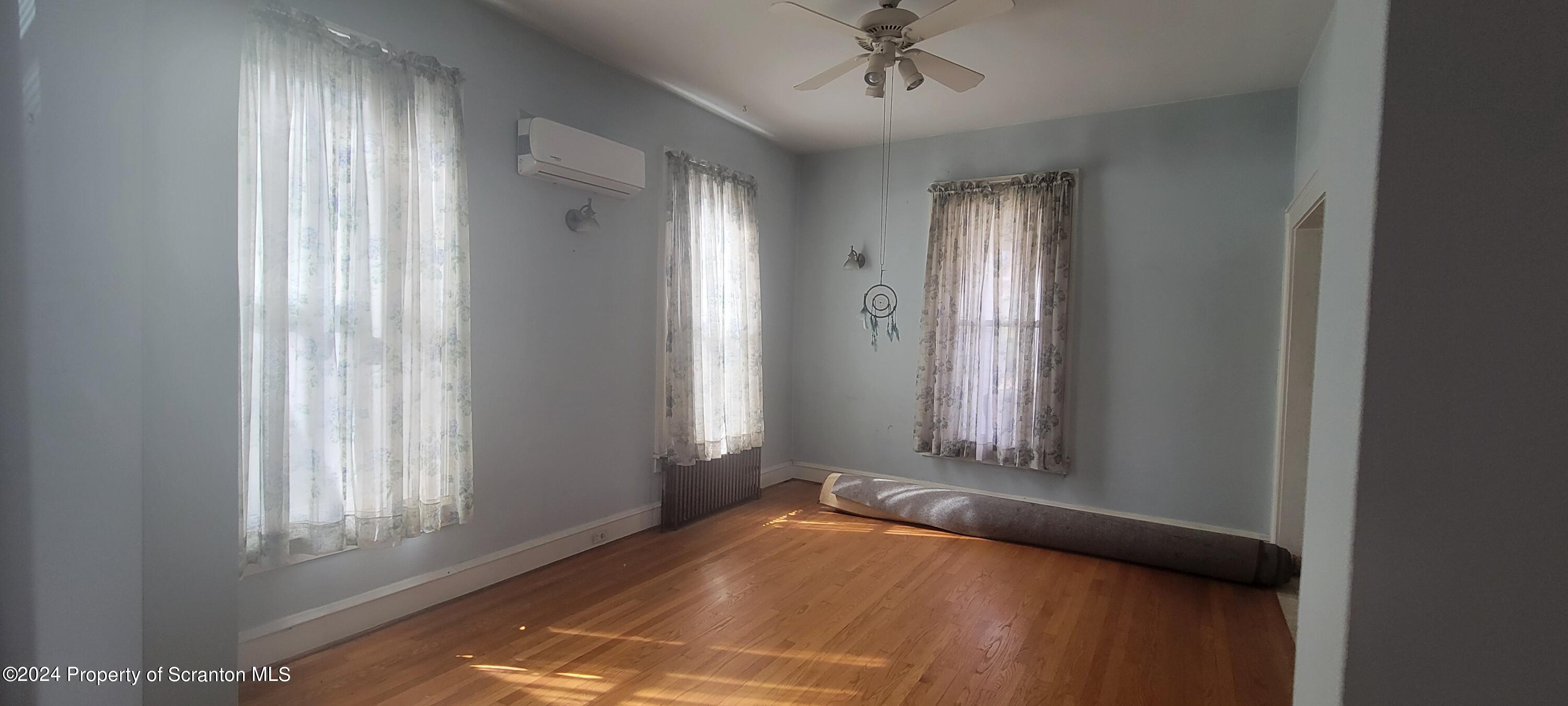 1543 Capouse Avenue Scranton, PA 18509 - Photo 18 of 62