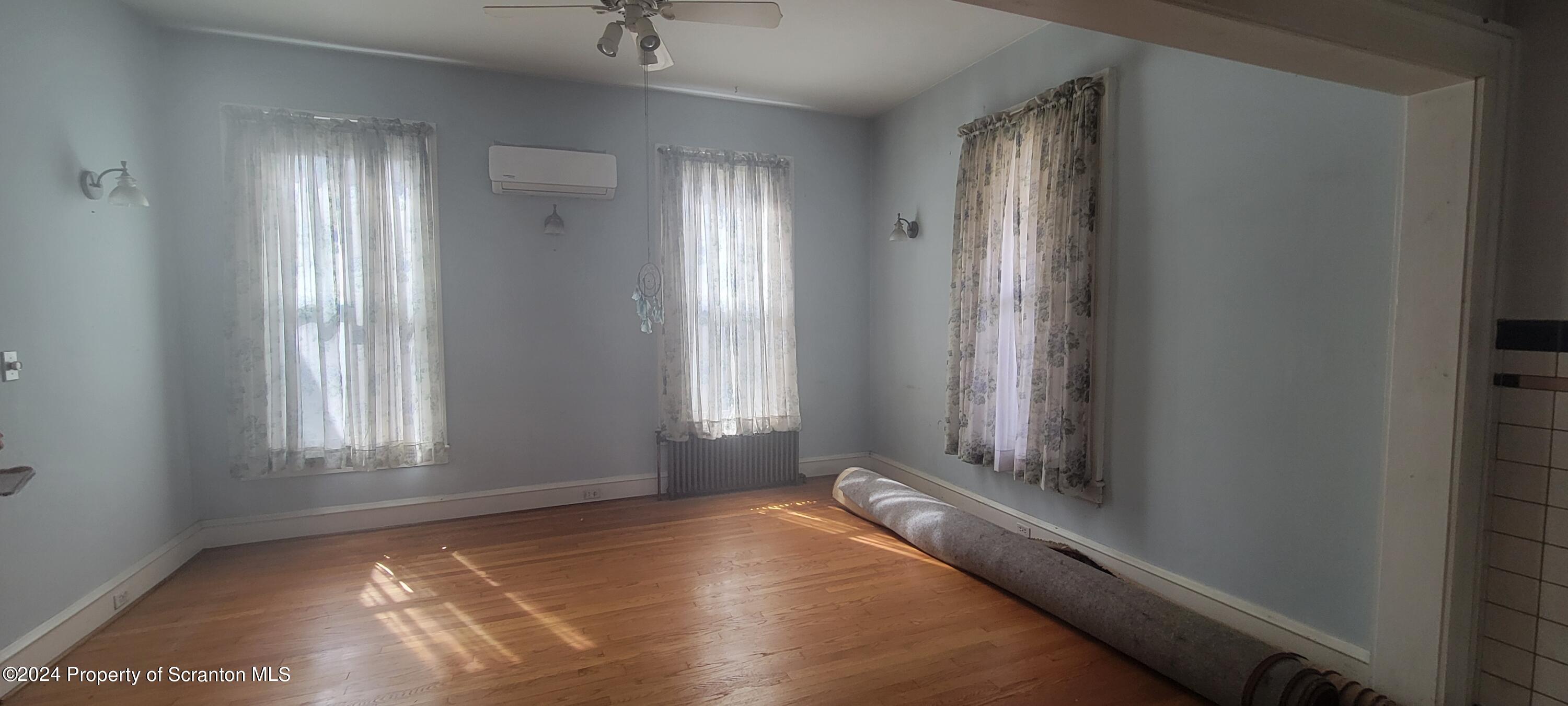 1543 Capouse Avenue Scranton, PA 18509 - Photo 19 of 62