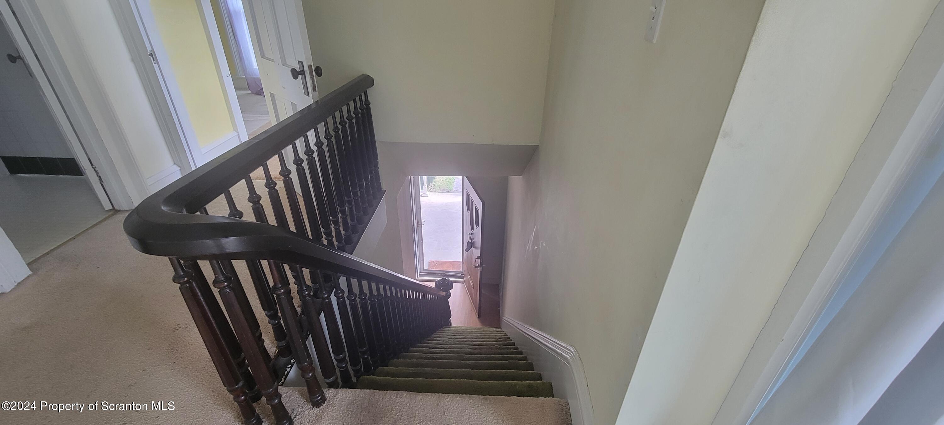 1543 Capouse Avenue Scranton, PA 18509 - Photo 27 of 62 a view of entryway