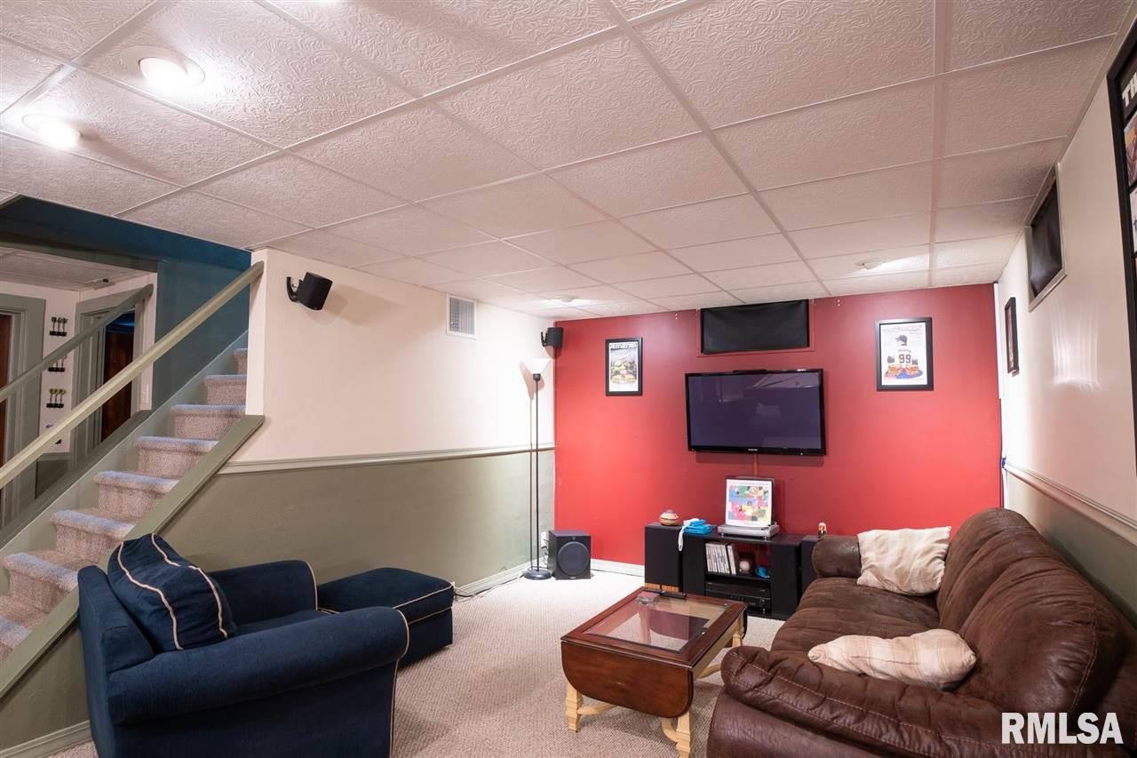 1329 West Circle Road Peoria, IL 61604 - Photo 21 of 36 Gallery Image 21