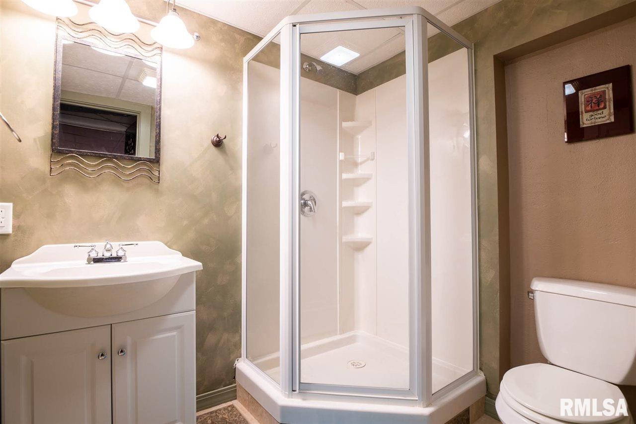 1329 West Circle Road Peoria, IL 61604 - Photo 26 of 36 Gallery Image 26