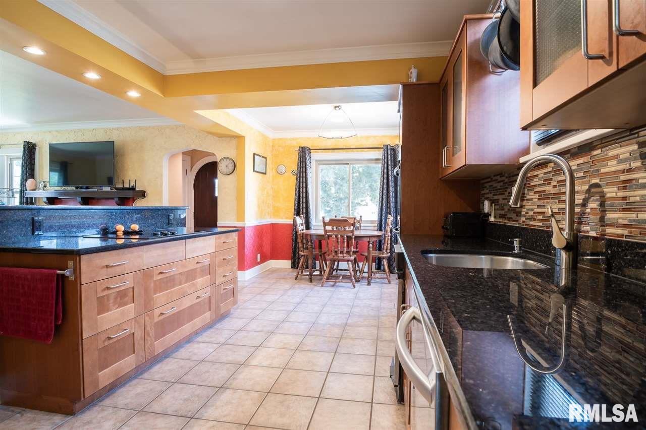 1329 West Circle Road Peoria, IL 61604 - Photo 27 of 36 Gallery Image 27