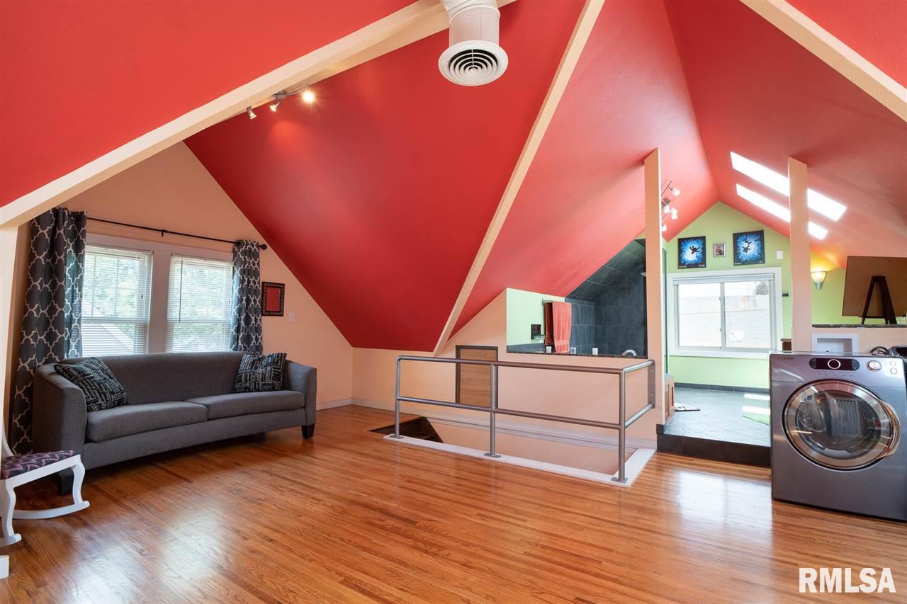 1329 West Circle Road Peoria, IL 61604 - Photo 10 of 36 Gallery Image 10