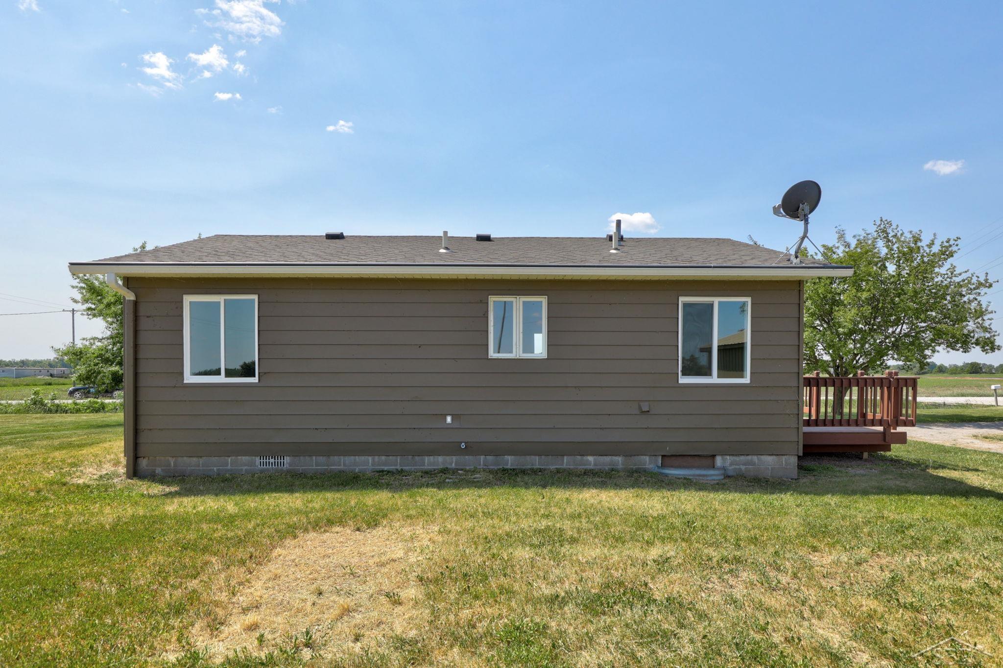 2532 Bordeau Road Standish, MI 48658 - Photo 5 of 50 Back of Home