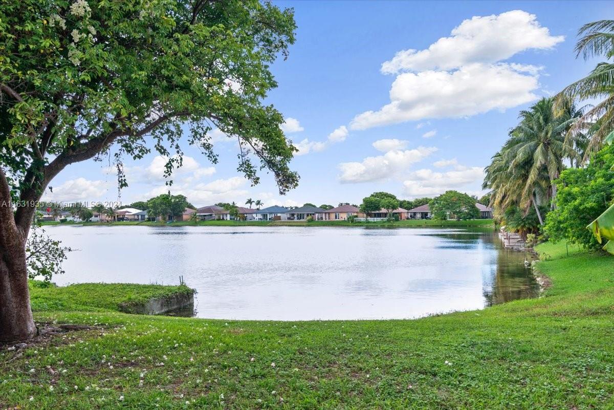 7741 Northwest 194th Terrace Hialeah, FL 33015 - Photo 26 of 27