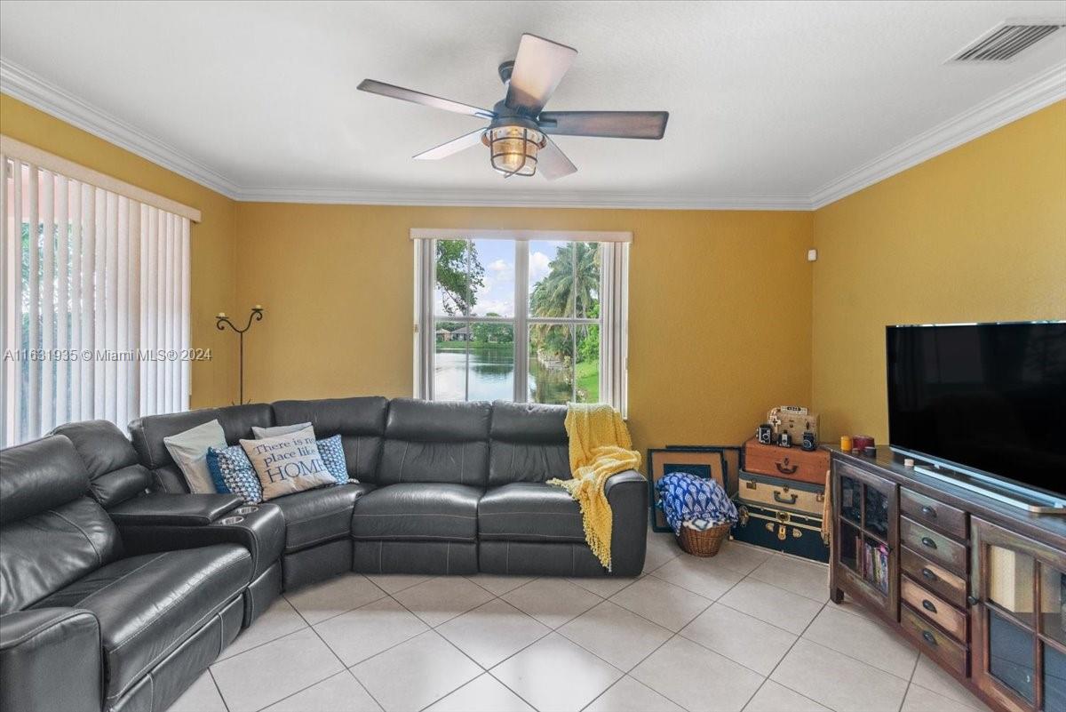 7741 Northwest 194th Terrace Hialeah, FL 33015 - Photo 6 of 27