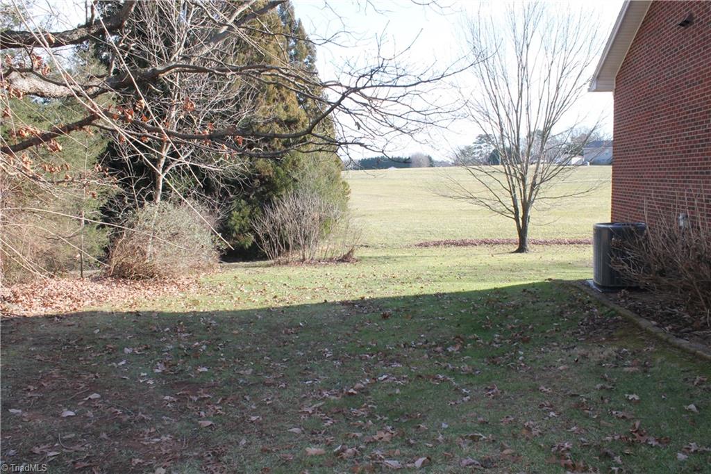 180 Eldora Road Ararat, NC 27007 - Photo 5 of 34 Gallery Image 5