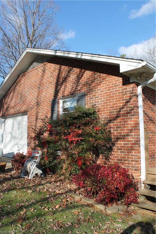 180 Eldora Road Ararat, NC 27007 - Photo 7 of 34 Gallery Image 7