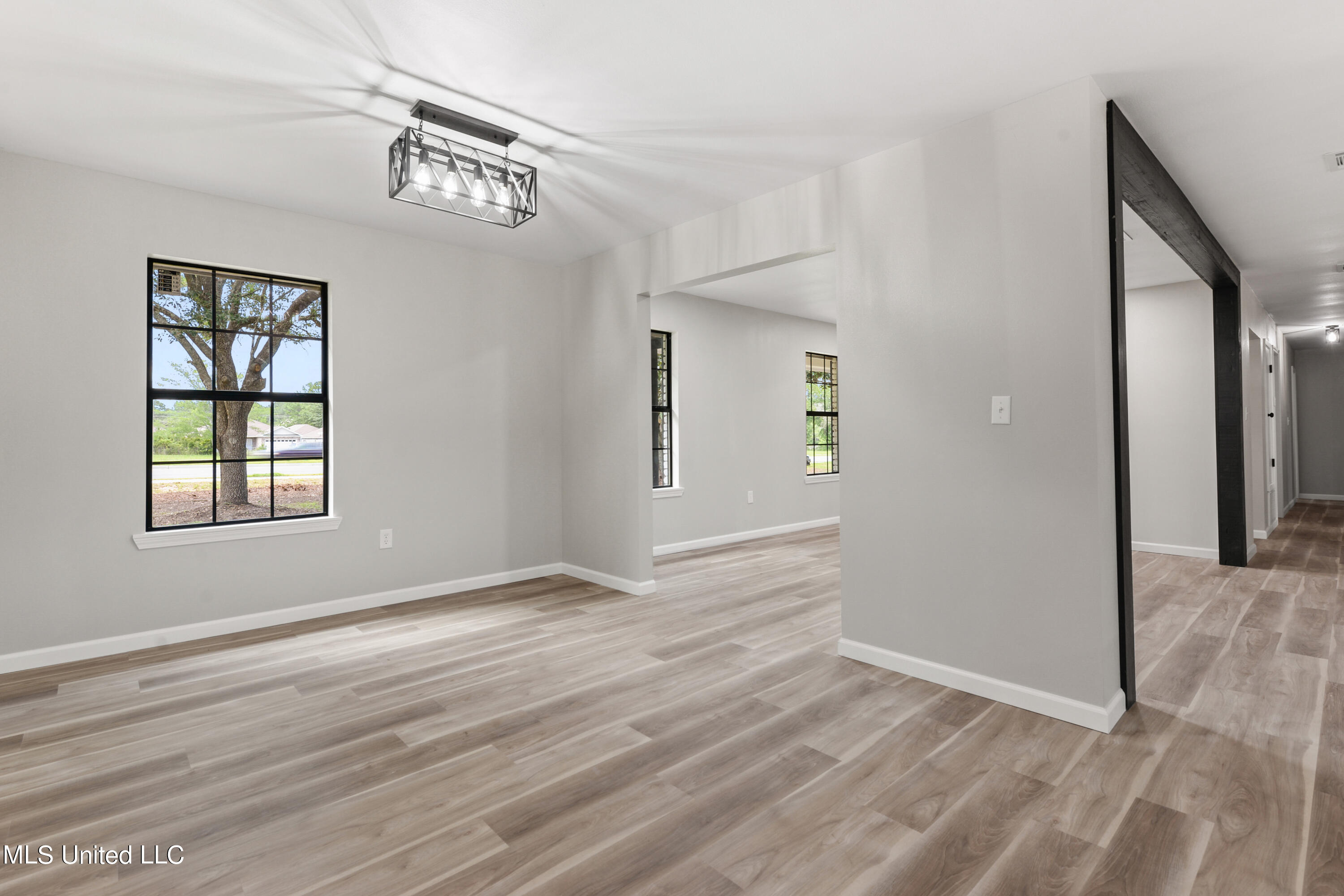 15609 Thomas Road Biloxi, MS 39532 - Photo 11 of 27 011 (26)