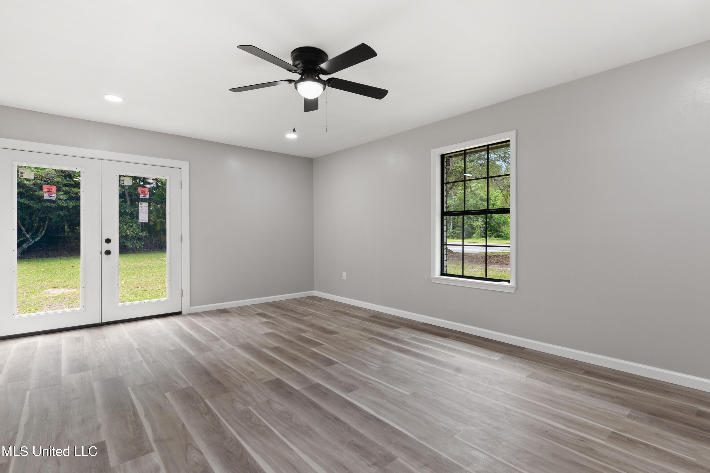 15609 Thomas Road Biloxi, MS 39532 - Photo 12 of 27 012 (26)