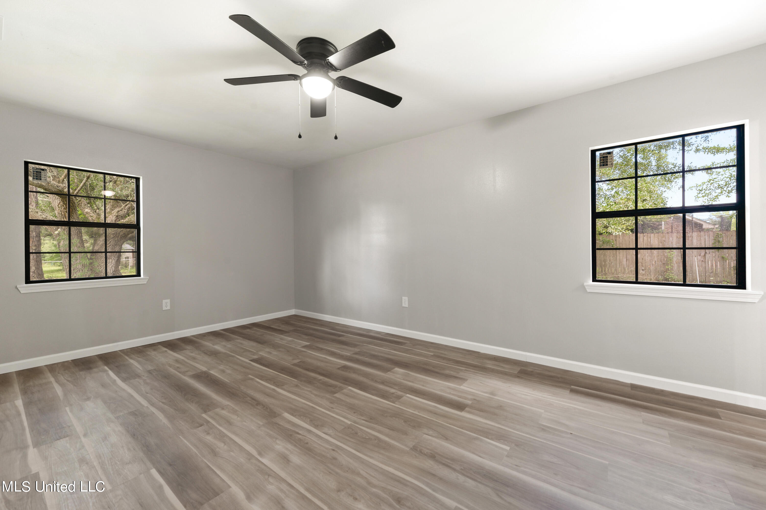 15609 Thomas Road Biloxi, MS 39532 - Photo 16 of 27 016 (29)
