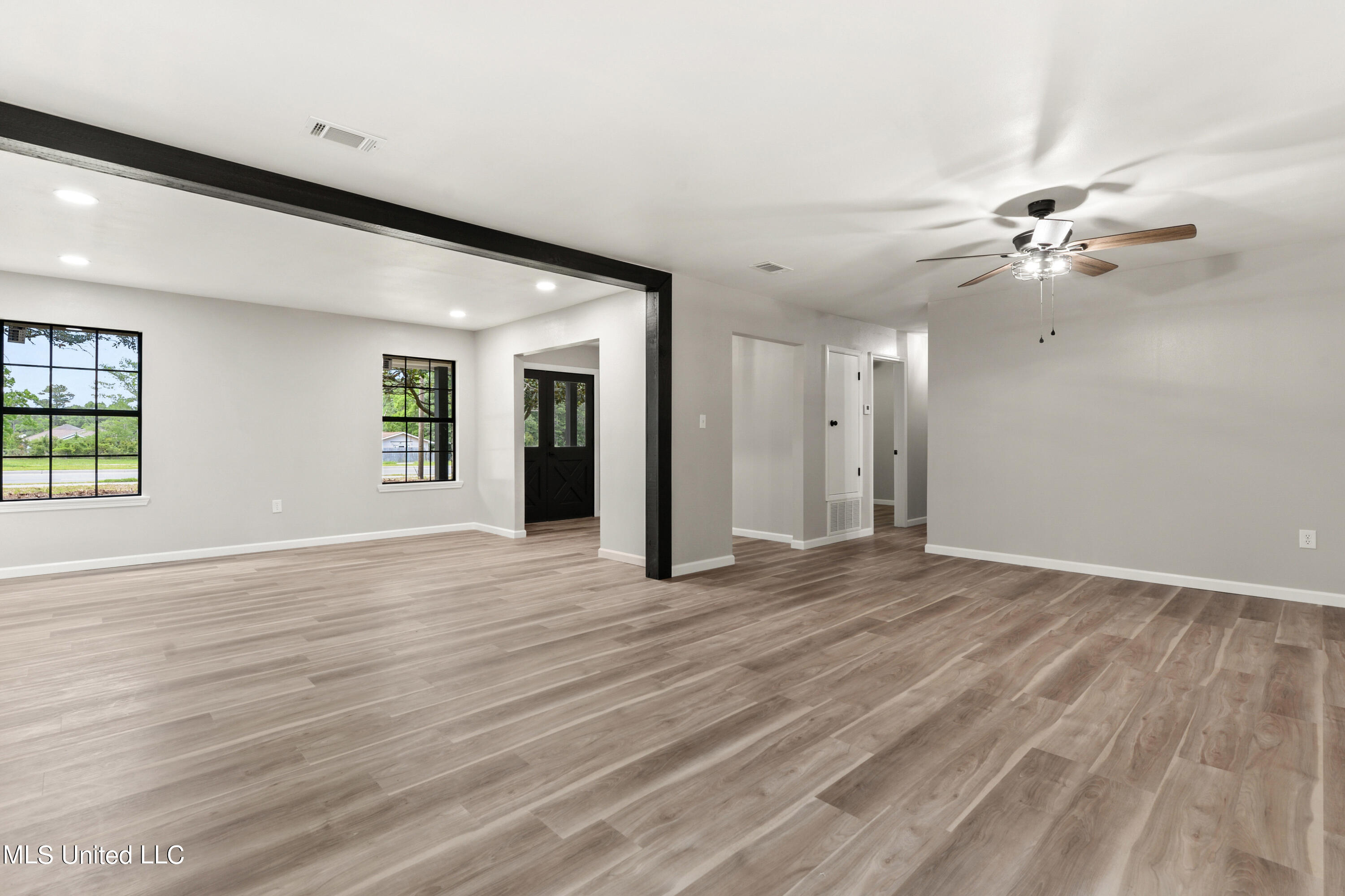 15609 Thomas Road Biloxi, MS 39532 - Photo 6 of 27 006 (25)