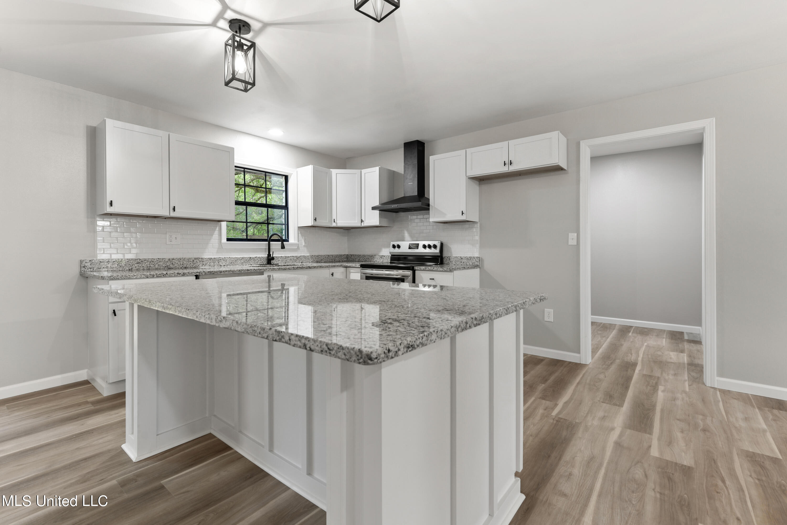 15609 Thomas Road Biloxi, MS 39532 - Photo 8 of 27 008 (27)