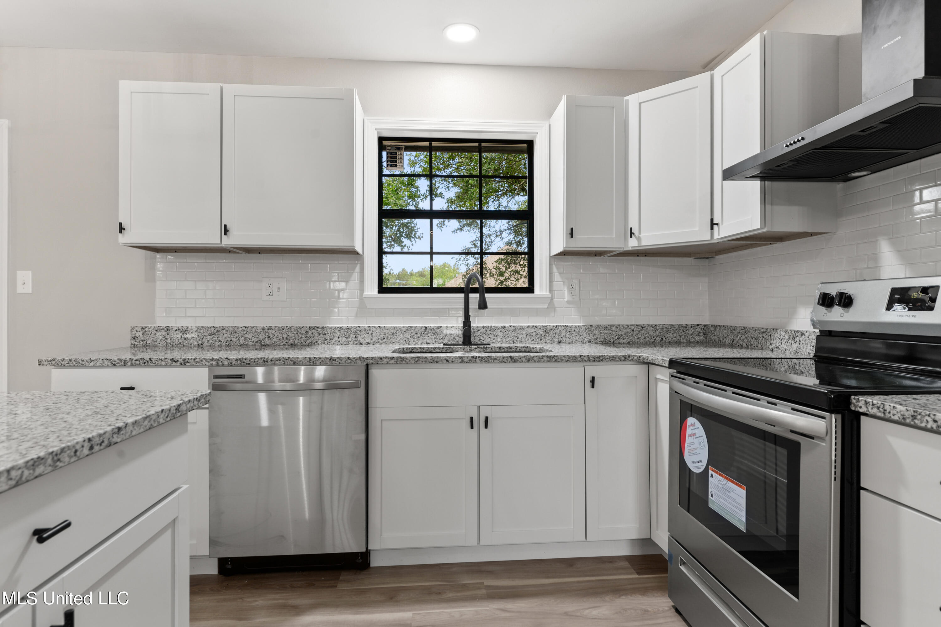 15609 Thomas Road Biloxi, MS 39532 - Photo 10 of 27 010 (28)