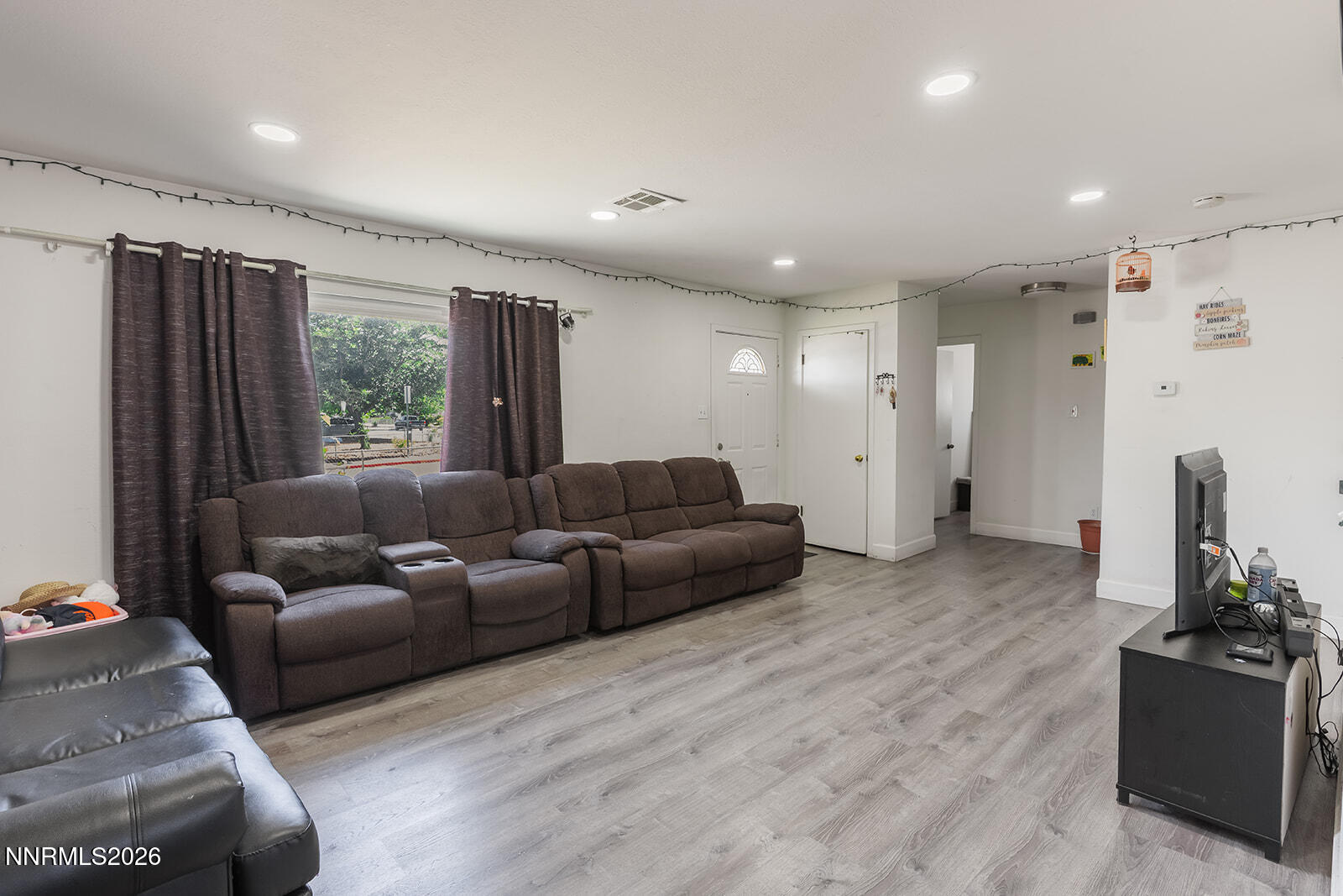 1401 Bresson Avenue Reno, NV 89502 - Photo 6 of 27 _-3