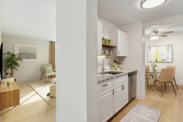 $130,000 | 1181 Edgcumbe Road, Unit 405, St. Paul, MN 55105