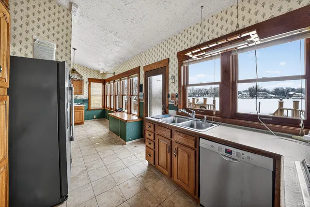 $1,700,000 | 1312 East Jackson Boulevard, Elkhart, IN 46516