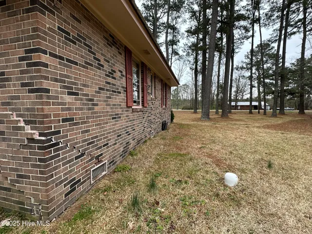 $90,000 | 219 Old Us Highway North, Windsor, NC 27983