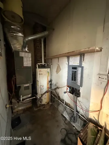 $90,000 | 219 Old Us Highway North, Windsor, NC 27983