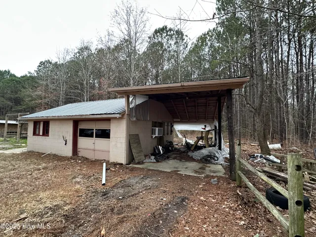 $90,000 | 219 Old Us Highway North, Windsor, NC 27983
