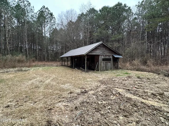 $90,000 | 219 Old Us Highway North, Windsor, NC 27983