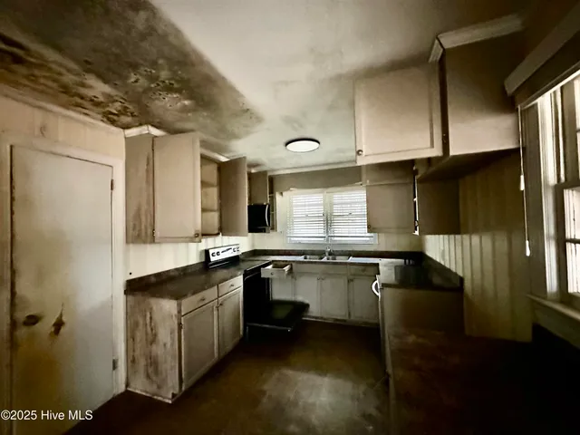 $90,000 | 219 Old Us Highway North, Windsor, NC 27983