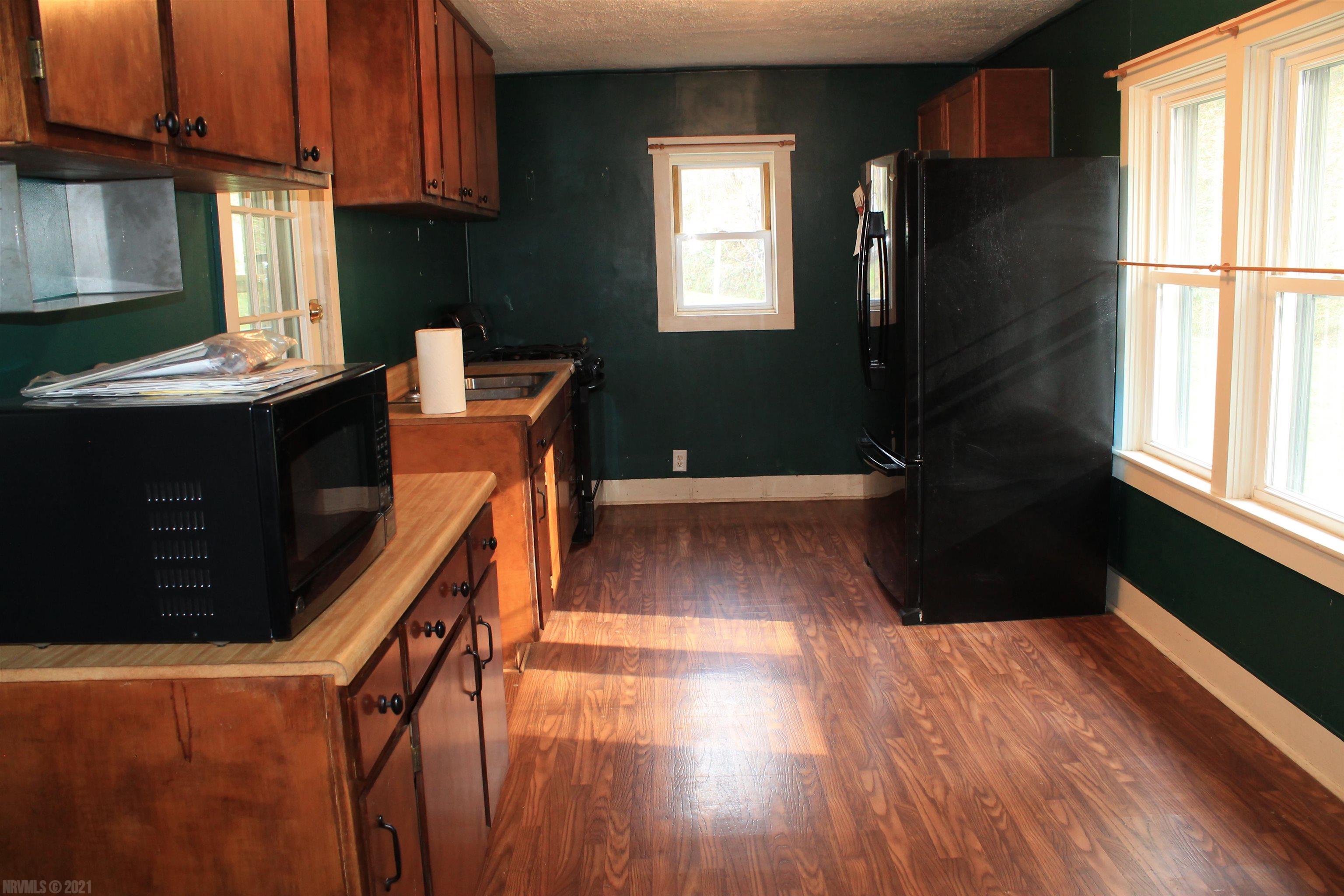 3297 Lowmans Ferry Road Pulaski, VA 24301 - Photo 26 of 33 Gallery Image 26