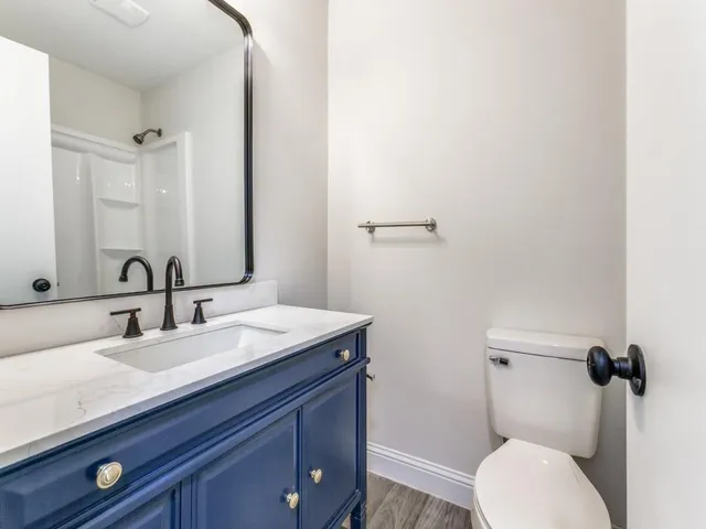 a view of a yard in front of a house