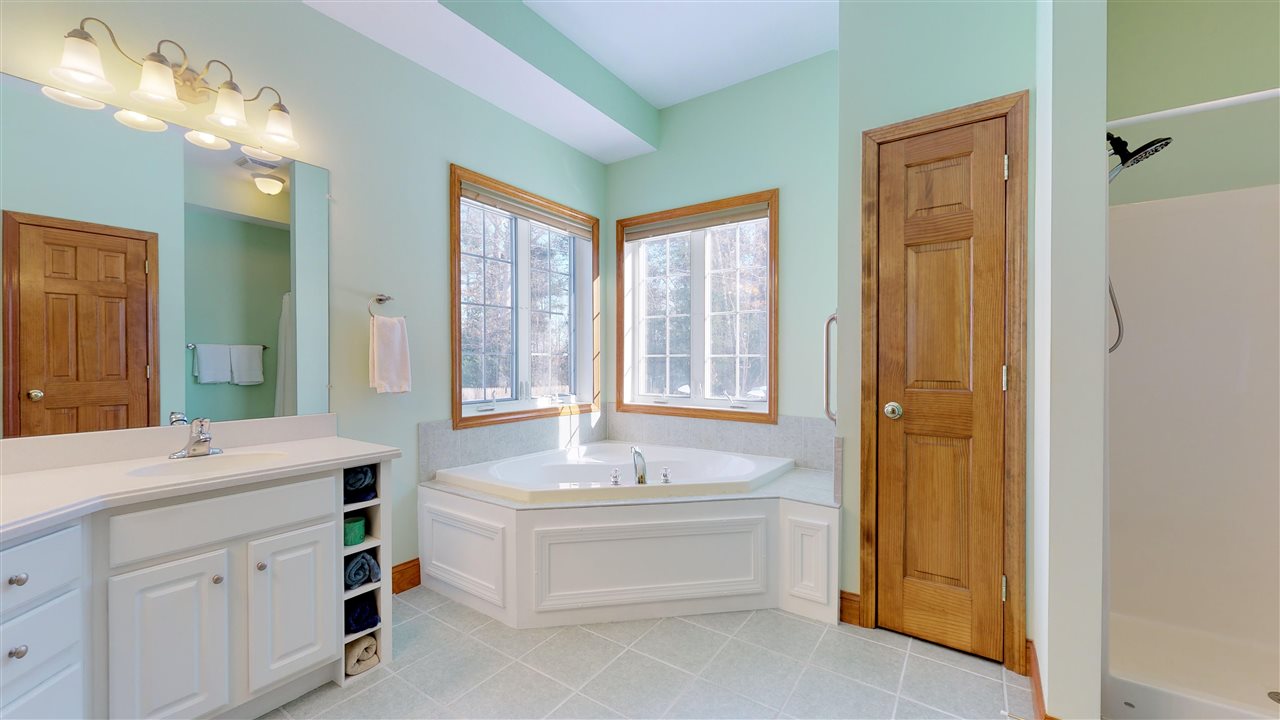 96 South Ridge Drive Manchester, NH 03109 - Photo 19 of 39