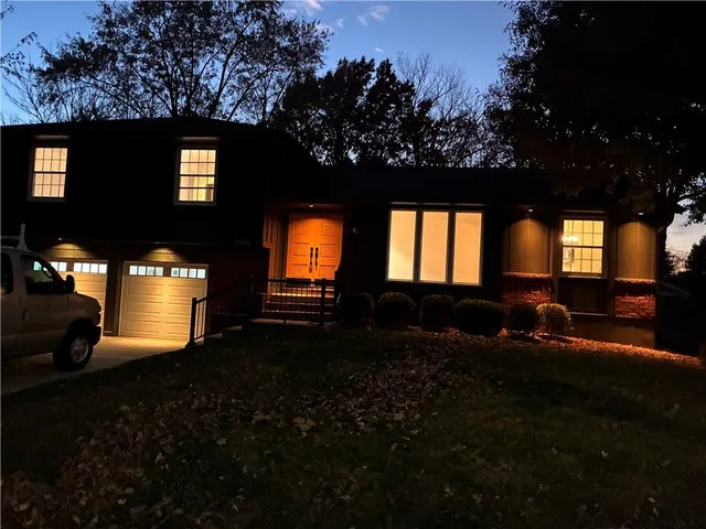 $425,000 | 9948 Rosehill Road, Lenexa, KS 66215