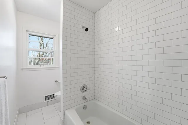 $425,000 | 9948 Rosehill Road, Lenexa, KS 66215