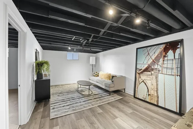 $425,000 | 9948 Rosehill Road, Lenexa, KS 66215