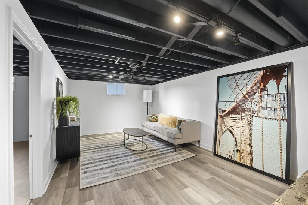 9948 Rosehill Road Lenexa, KS 66215 - Photo 23 of 41