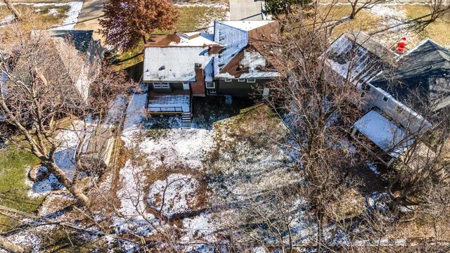 $425,000 | 9948 Rosehill Road, Lenexa, KS 66215