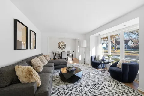 $425,000 | 9948 Rosehill Road, Lenexa, KS 66215