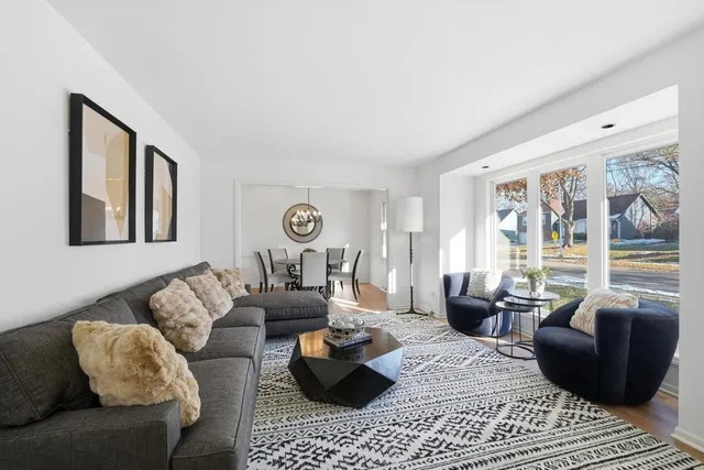 $425,000 | 9948 Rosehill Road, Lenexa, KS 66215