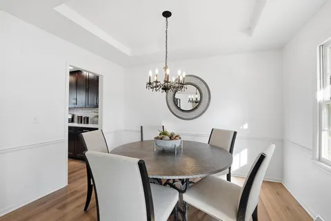 $425,000 | 9948 Rosehill Road, Lenexa, KS 66215