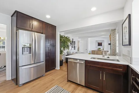 $425,000 | 9948 Rosehill Road, Lenexa, KS 66215