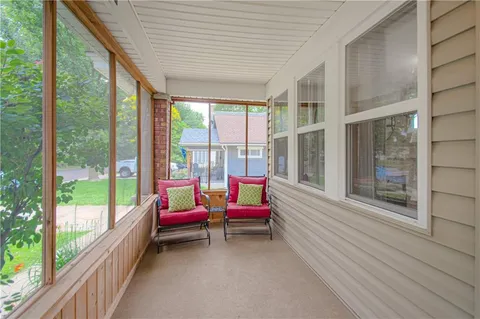 $300,000 | 1714 South Overton Avenue, Independence, MO 64052