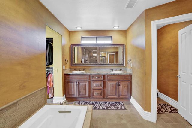 $2,199,000 | 2440 Los Alisos Drive, Fallbrook, CA 92028