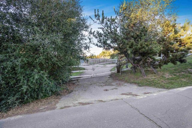 $2,199,000 | 2440 Los Alisos Drive, Fallbrook, CA 92028