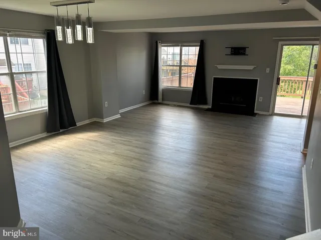 $2,950 | 44120 Mistletoe Terrace, Ashburn, VA 20147