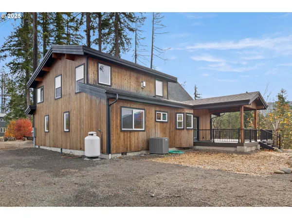 $875,000 | 138 Santiam Street, Gates, OR 97346