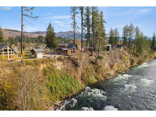 $875,000 | 138 Santiam Street, Gates, OR 97346
