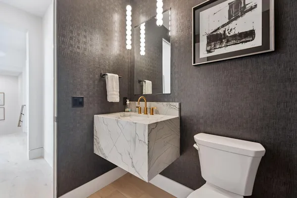 $1,599,900 | 705 Ensconced Way, Chaska, MN 55318