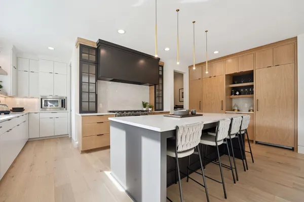 $1,599,900 | 705 Ensconced Way, Chaska, MN 55318