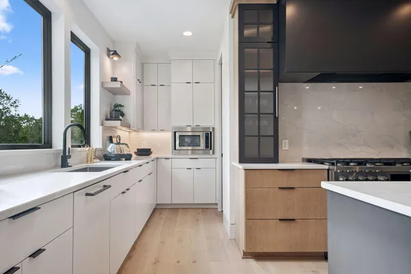 $1,599,900 | 705 Ensconced Way, Chaska, MN 55318