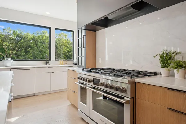 $1,599,900 | 705 Ensconced Way, Chaska, MN 55318