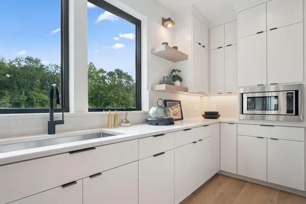 $1,599,900 | 705 Ensconced Way, Chaska, MN 55318